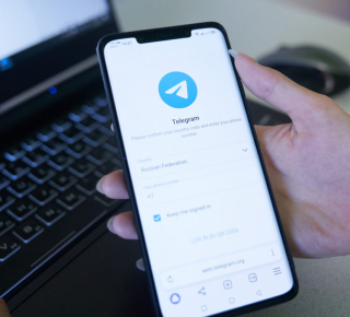 В России начали ограничивать регистрацию в Telegram и WhatsApp*